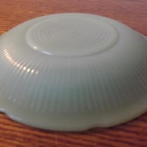 2 Vintage Fire King Jadeite Green Glass Saucers - Picture 4 of 5